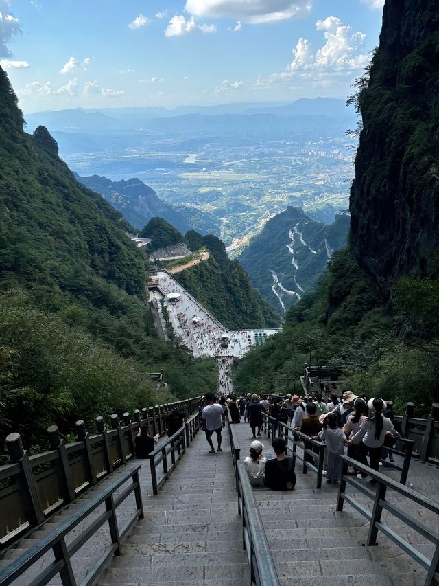 這裡不是阿凡達，是地球上的張家界！