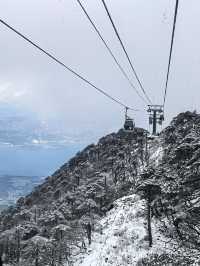 大理蒼山·11.21初雪驚喜攻略·冰雪浪漫速遞  臨時起意·搶佔雪景C位 11.21的蒼山，