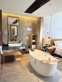 住進「新中式美學酒店」。