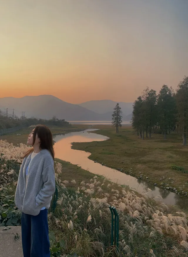 看見一片湖，誤闖入人間仙境！