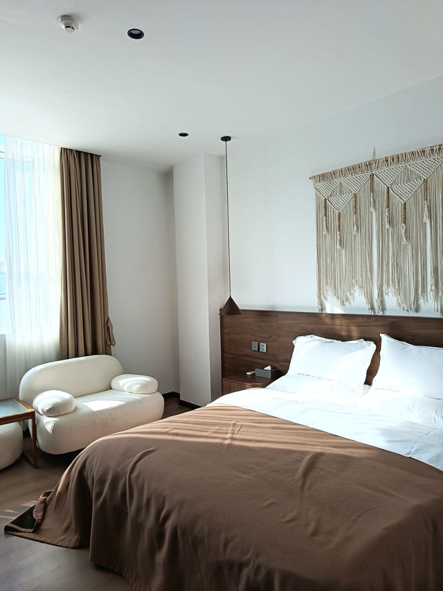 一將傑爾遜迅酒店｜雪景大床枕雪眠，山景雙床攬清翠