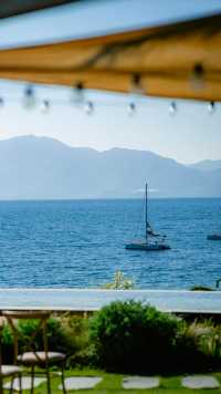 冬日暖陽下的撫仙湖,絕對是雲南最治癒的藍色秘境!這次的昆明-撫仙湖之旅完美避開了人擠人的景點,躺在湖