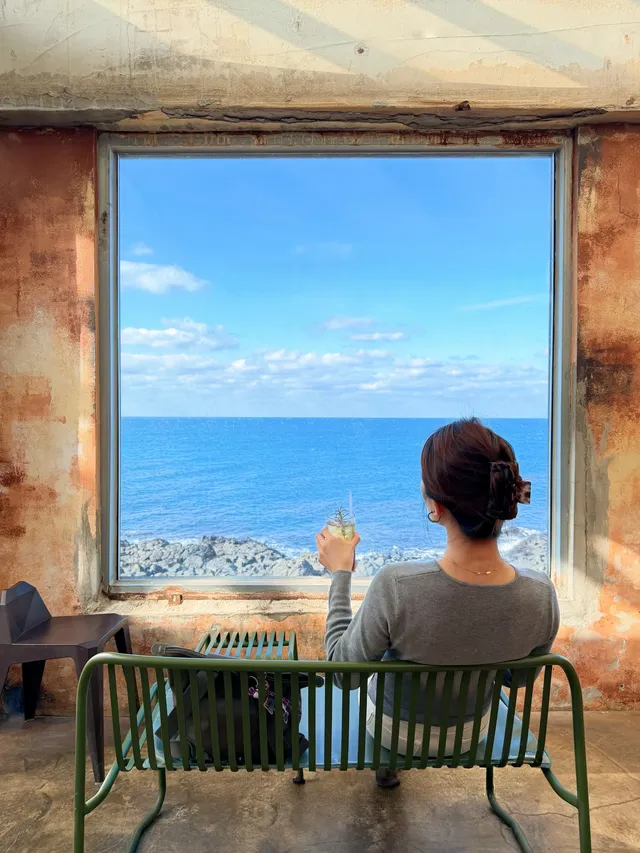 涯月邑：面朝大海，坐到日落（穿多了版）