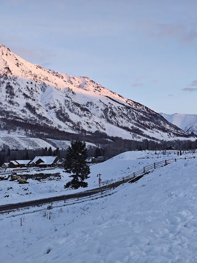 禾木封神機位被找到了！躺看日照金山