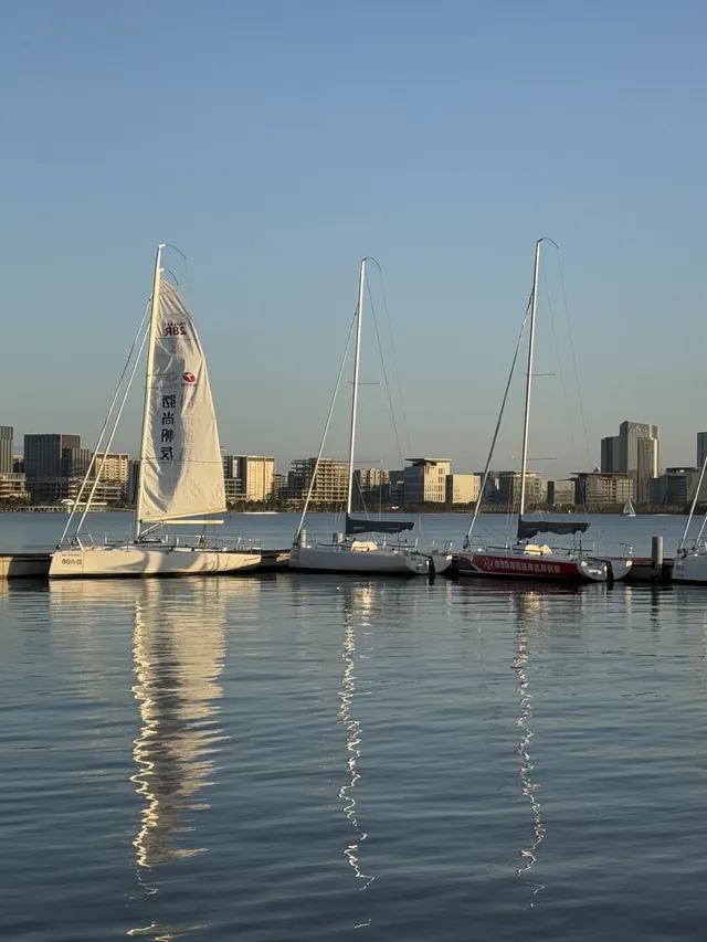 滴水湖攻略(附煙花、停車、路線及定位圖) 滴水湖攻略(附煙花、停車、路線及定位圖)