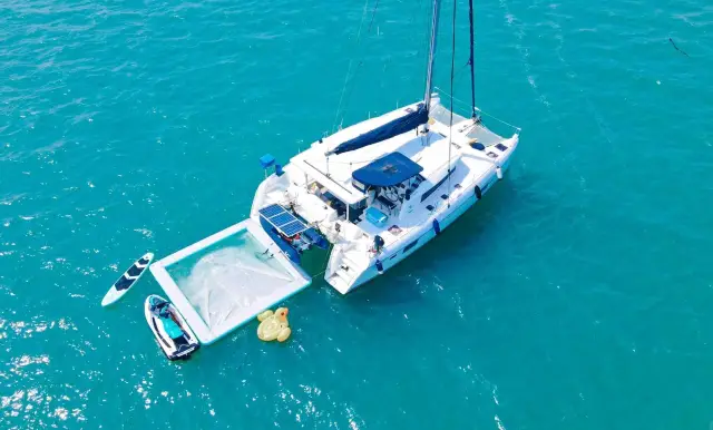 32ft Popular Catamaran Yacht 2-Hour Package｜Sea Experience