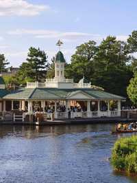 Find gentle peace and fairy tales in Disneyland