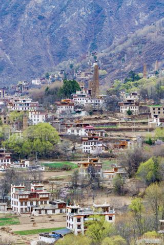 At the foot of Mount Merduo | Zhonglu Tibetan village, a valley where people and gods dwell