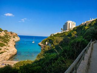 Beautiful Views and Excellent Entertainment for a Fun Family Holiday