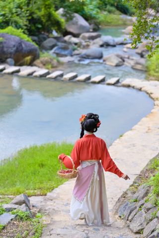 A mobile classroom at Chuxi Tulou: Experience a thousand years of Hakka life