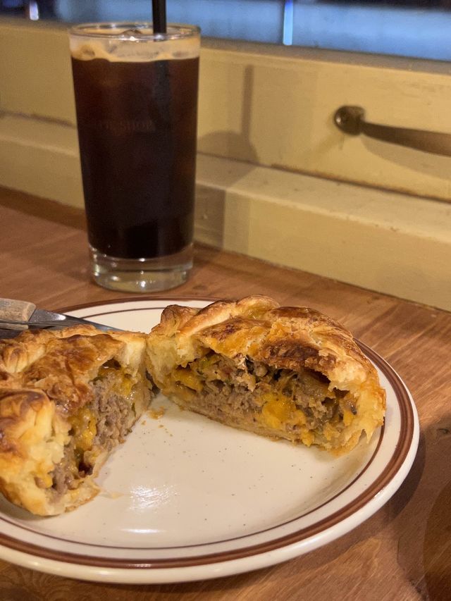줄서서 먹는 미트파이 맛집, 잠실 ‘진저베어파이샵‘