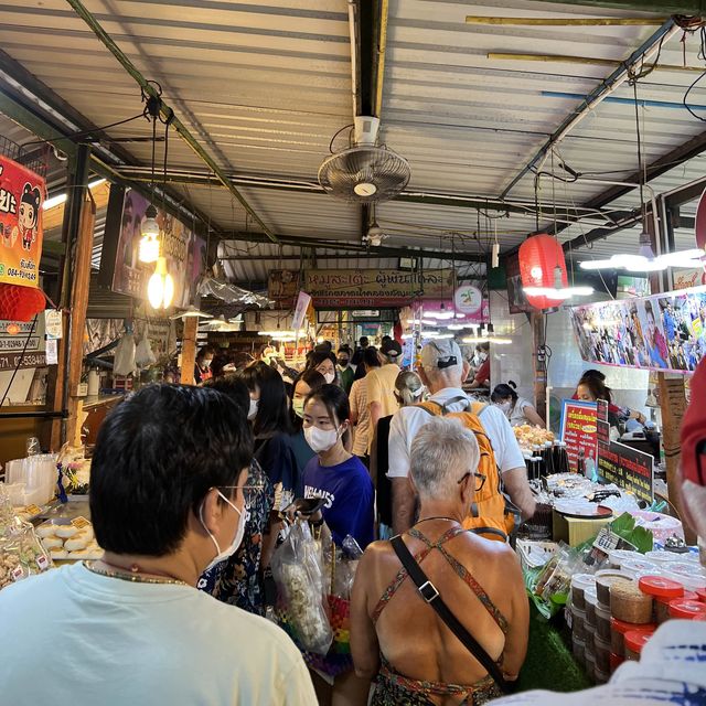 Boat trip ตลาดน้ำเมืองกรุง กินให้ท้องแตก