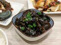 "將軍澳中心值得一試美食，黃金湯酸菜魚片晚市優惠抵食，皮蛋豆腐超好味！"
