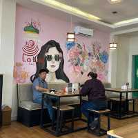 Cafe with affordable eats, pretty atmosphere