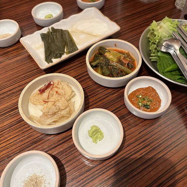 分厚すぎっ！炭火で焼く美味なお肉！
