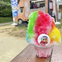 淡路島「カスカベ防衛隊かき氷（700円）」ニジゲンノモリのクレヨンしんちゃん無料エリアで購入