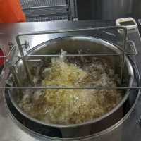 チキンラーメンファクトリーで、チキンラーメン作り体験に初挑戦！！