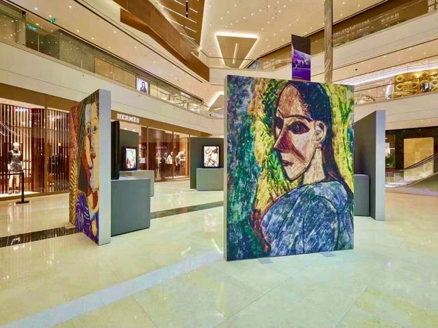 🇲🇴澳門展覽- 畢加索玻璃畫像🎨於壹號廣場展出