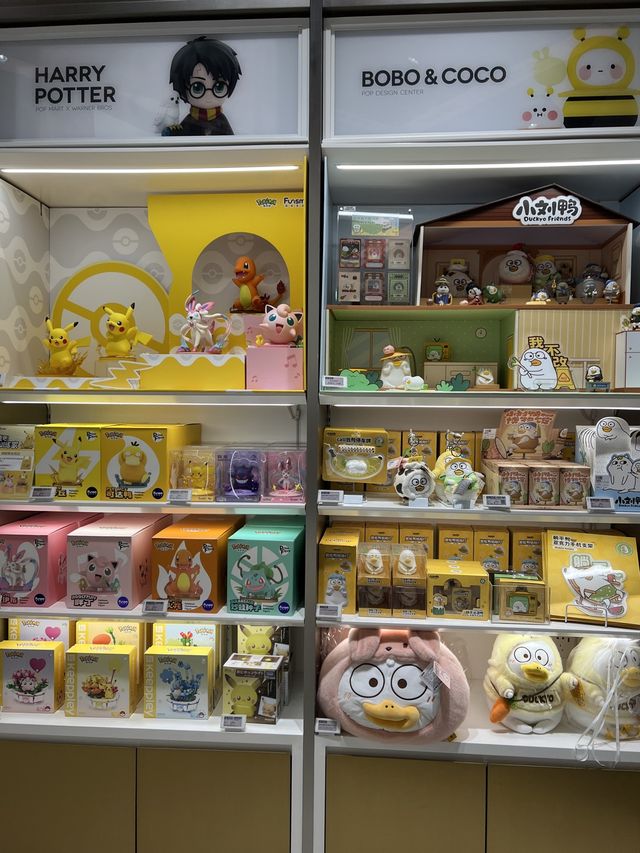 內地必行盲盒店❤️POPMART‼️不同卡通公仔任你揀👏🏻