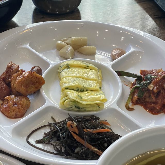 만두집인데 육개장, 충무김밥이 더 유명한 사직동 금강만두