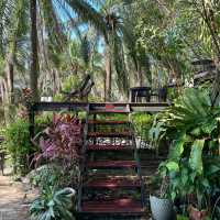 Made in BLUE cafe & bistro คาเฟ่สไตล์ธรรมชาติ