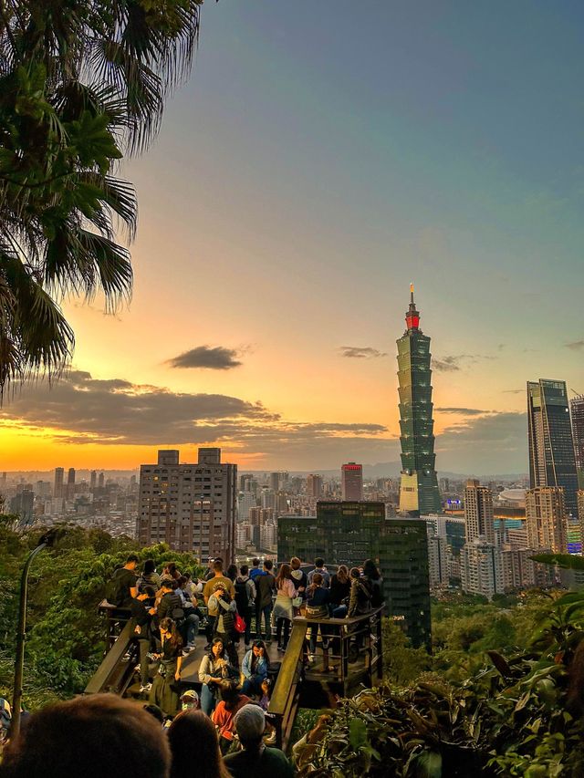Beautiful Sunset from Elephant Mountain