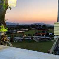 คาเฟ่ ร้านอาหาร ที่พัก ครบจบในที่เดียว