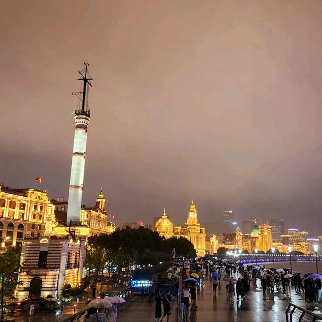 難忘外灘的繁華璀璨幻影燈火