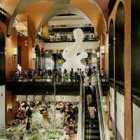 新店終於有百貨與電影院