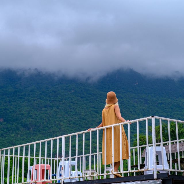 ที่พักวิวน้ำและเขา มีบุฟเฟต์น้ำมีฟอง กาญจนบุรี