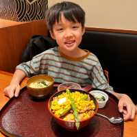【 新鮮味美的正宗日式丼物 】