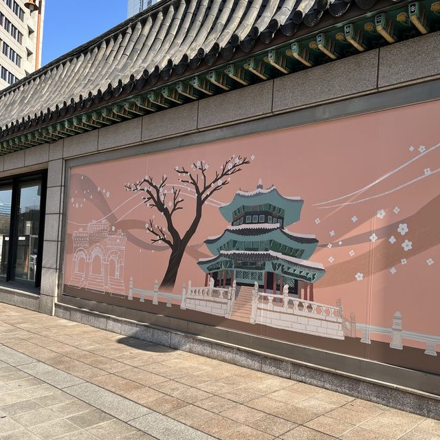 【韓国ソウル・市庁】お座敷もある圜丘壇（ファングンダン）がモチーフのSTARBUCKS COFFEE