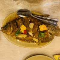 【インドネシア】お魚の大きさにびっくり“Ikan Bakar Cianjur”