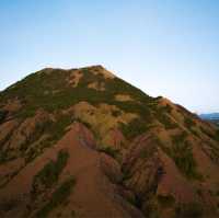 巴里島火山爆發後的黑砂岩～