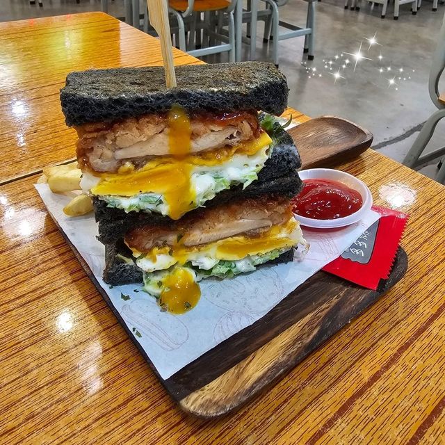 Nostalgic classroom themed cafe