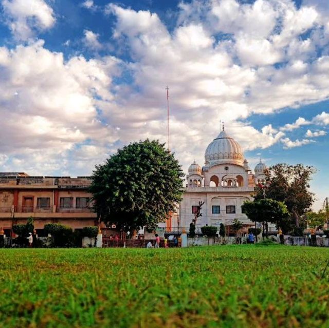 Gurudwara Majnu Ka Tilla 