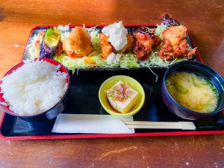 【Triple Lunch】A must-see for mischievous kids: a restaurant where you can eat 5 exquisite types of fried chicken.