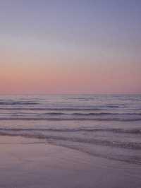 에메랄드빛 해변과 고운 백사장이 있는“함덕 해수욕장”