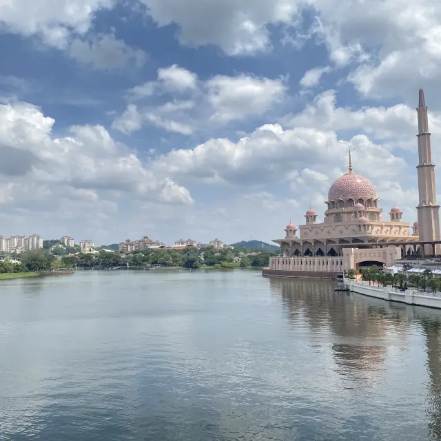 มัสยิดสีชมพู Putrajaya Malaysia 🇲🇾