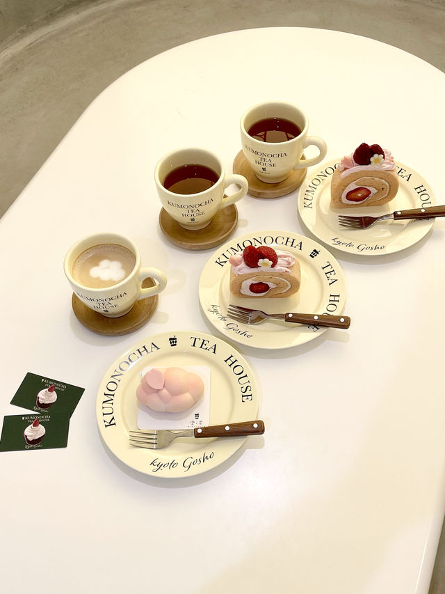 【京都カフェ】店先の雲のブランコが可愛い韓国風カフェ