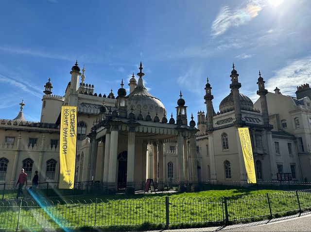 Unveiling the Grandeur: Exploring the Royal Pavilion in Brighton 🇬🇧 , a Regal Delight! 👑✨