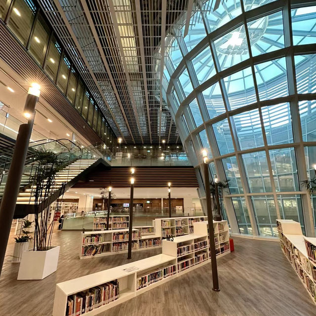 廣島中區圖書館：現代化建築充滿文化氣息