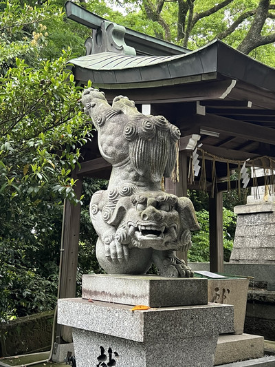 逆立ち狛犬 | 能登國二ノ宮 天日陰比咩神社 （二宮神社）