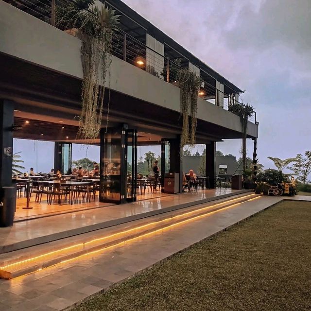 THE UPPER CLIFT | RESORT & CAFE 