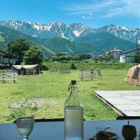 名馬軒營地：湖光山色，春天好去處