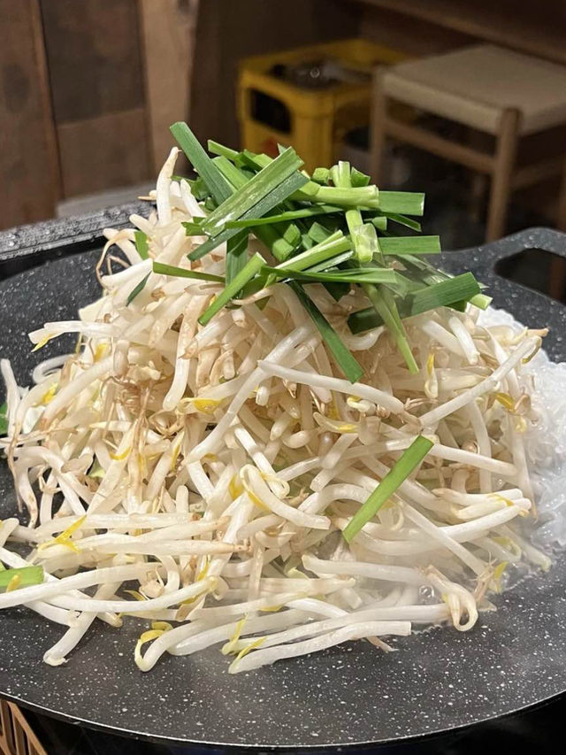 【福岡グルメ】もつ鍋の新しい食べ方！オリジナルの味噌だ焼き上げたもつ鍋
