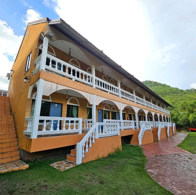 Stamp Hills Resort & Restaurant @สวนผึ้ง