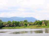 จิบกาแฟริมทะเลสาบที่ Sunset Lagoon 