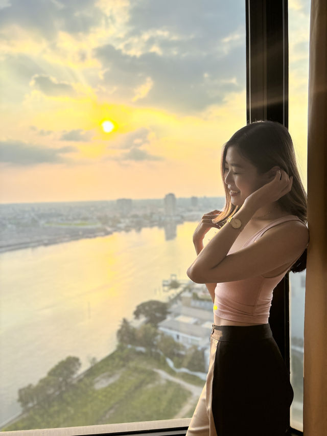 Montien Riverside Hotel