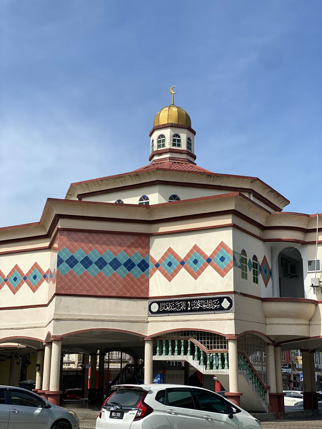 Unique ceramic tiles restored on the wall! 